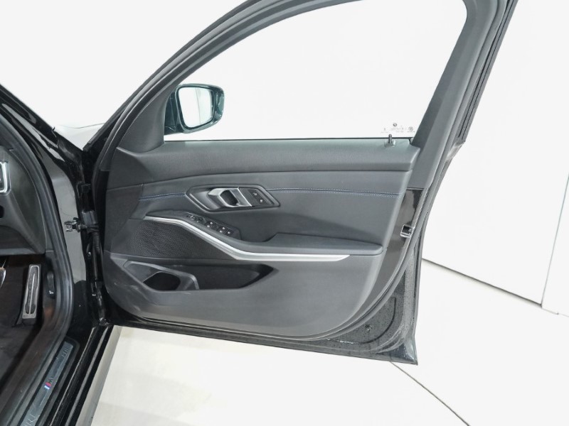 2024 (74) BMW 3 SERIES 320i M Sport 4dr Step Auto 4986798