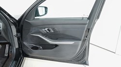 2024 (74) BMW 3 SERIES 320i M Sport 4dr Step Auto 4986798