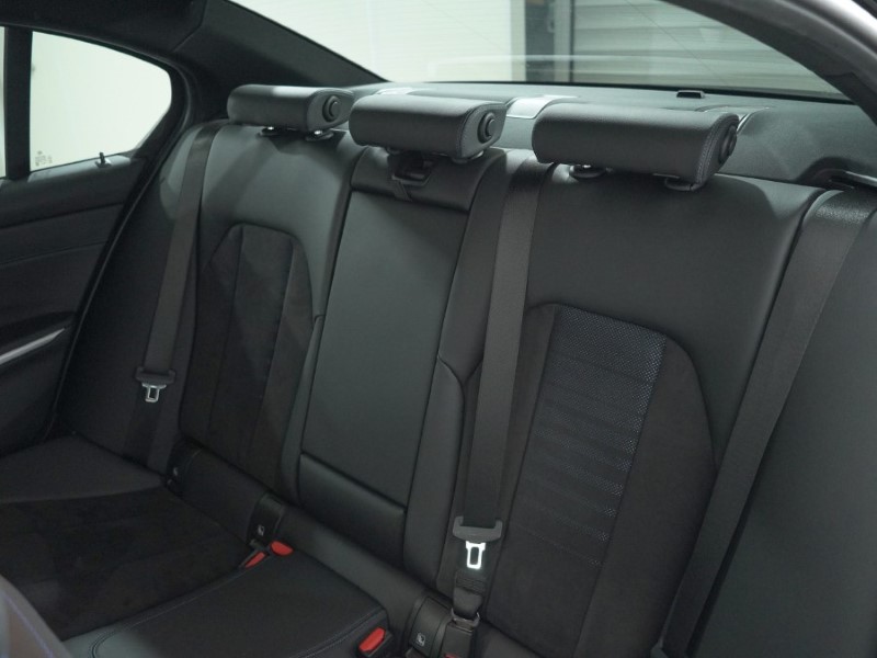 2024 (74) BMW 3 SERIES 320i M Sport 4dr Step Auto 4986787