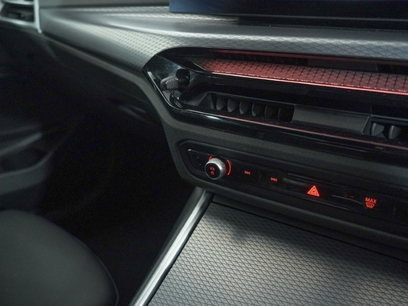 2025 (25) BMW 3 SERIES 320i M Sport 4dr Step Auto 4982279