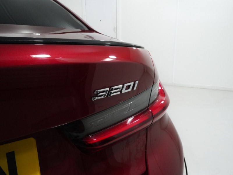 2025 (25) BMW 3 SERIES 320i M Sport 4dr Step Auto 4982241