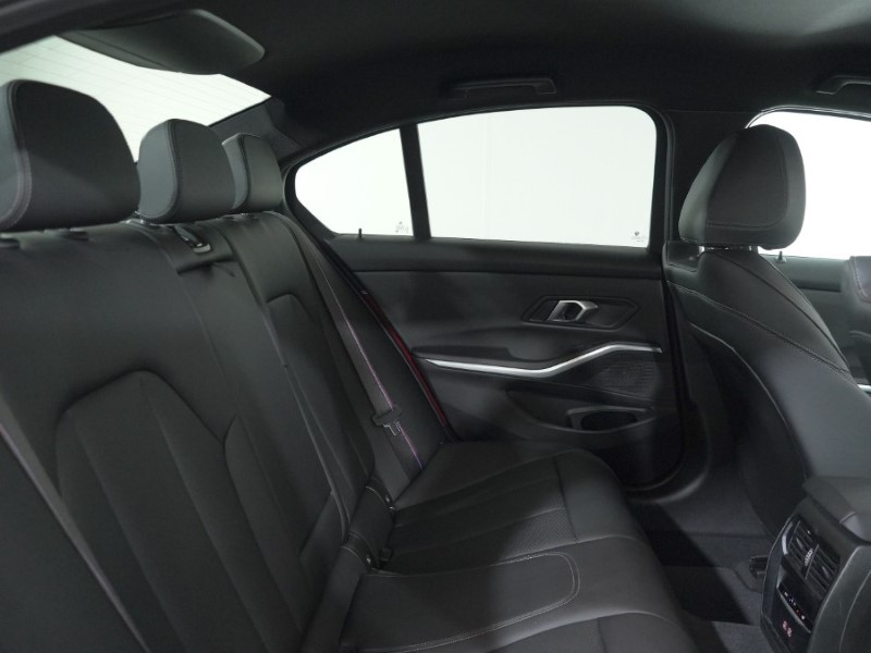 2025 (25) BMW 3 SERIES 320i M Sport 4dr Step Auto 4982258