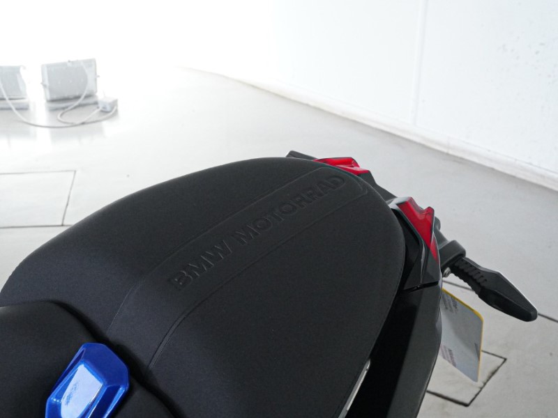 2025 (25) BMW Motorrad R1300 R SE (25MY) 4975050