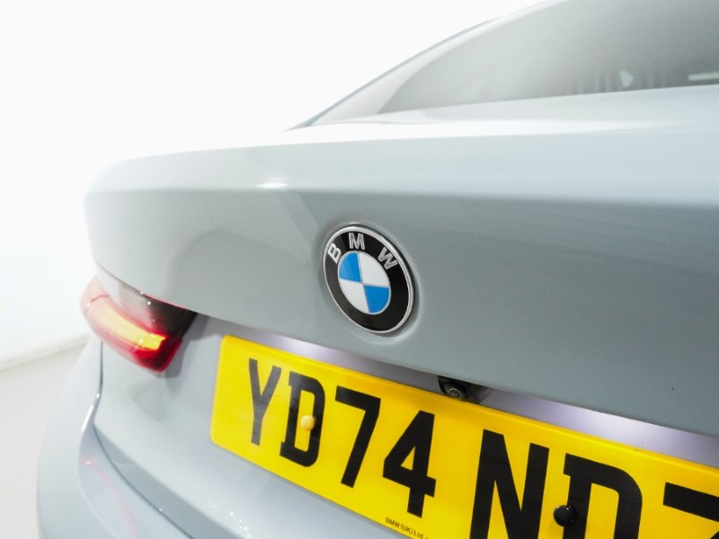2024 (74) BMW 3 SERIES 320i M Sport 4dr Step Auto 5004940