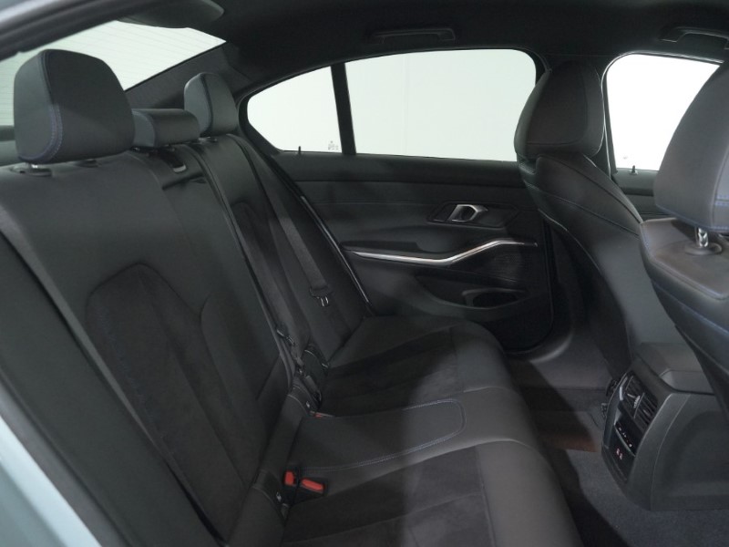 2024 (74) BMW 3 SERIES 320i M Sport 4dr Step Auto 5004950