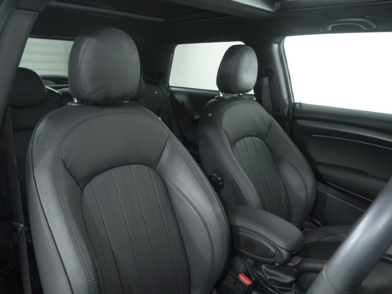 2023 (23) MINI HATCHBACK 1.5 Cooper Exclusive Premium Plus 3dr Auto 4983634