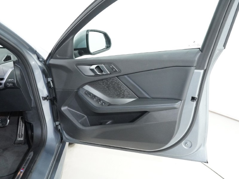 2025 (25) BMW 1 SERIES 120 M Sport 5dr Step Auto 4992482