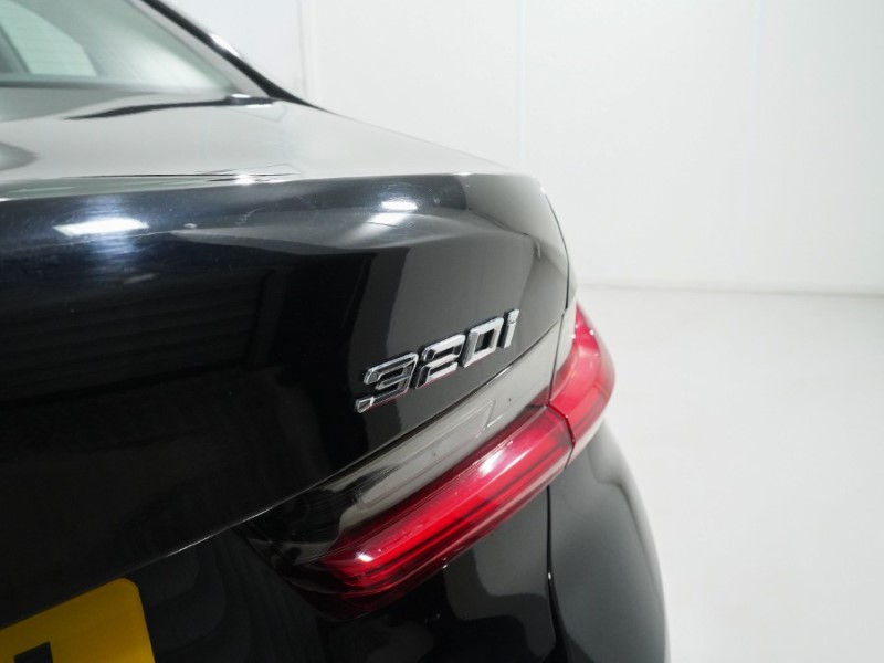 2021 (70) BMW 3 SERIES 320i Sport 4dr Step Auto 5000216