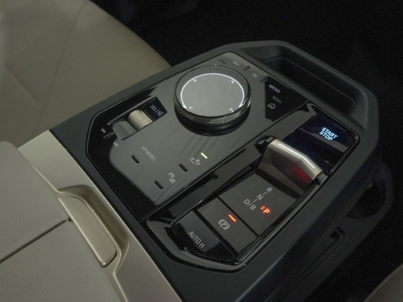 2023 (73) BMW iX 240kW xDrive40 M Sport 76.6kWh 5dr Auto 5007680