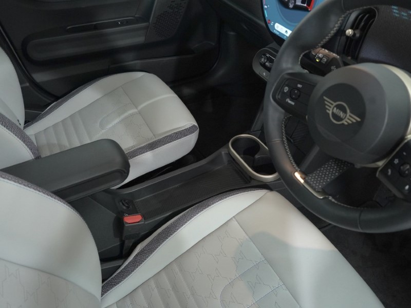 2024 (74) MINI COOPER 1.5 C Classic 5dr Auto 5002390