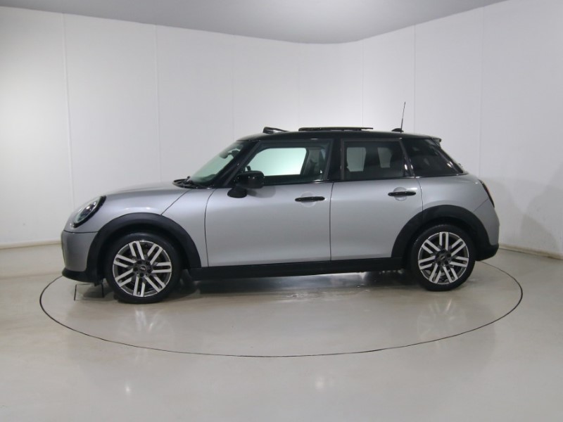 2024 (74) MINI COOPER 1.5 C Classic 5dr Auto 5002372