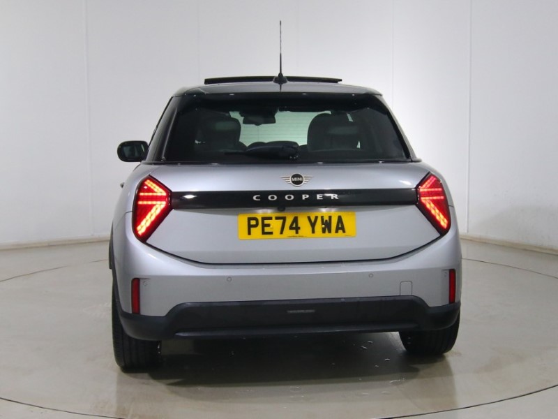 2024 (74) MINI COOPER 1.5 C Classic 5dr Auto 5002374