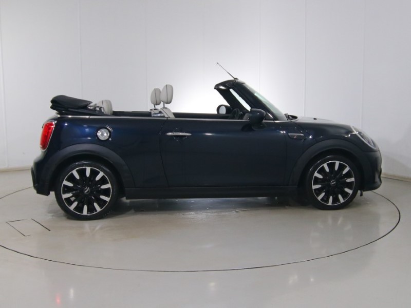 2022 (72) MINI CONVERTIBLE 2.0 Cooper S Exclusive 2dr Auto 5000950
