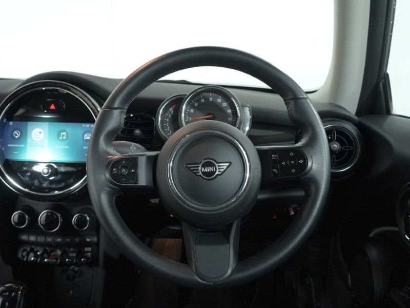 2022 (72) MINI HATCHBACK 1.5 Cooper Classic 3dr Auto 5009894