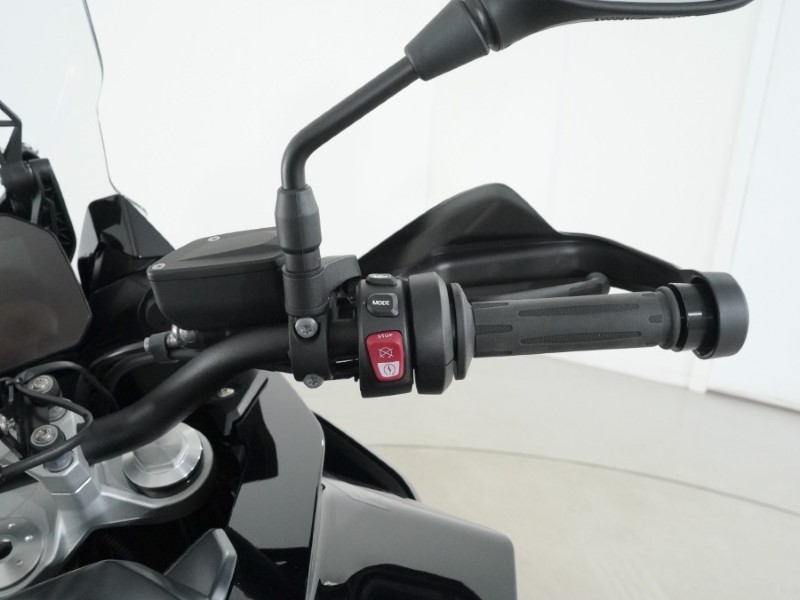 2025 (75) BMW Motorrad F900 XR TE  5010889