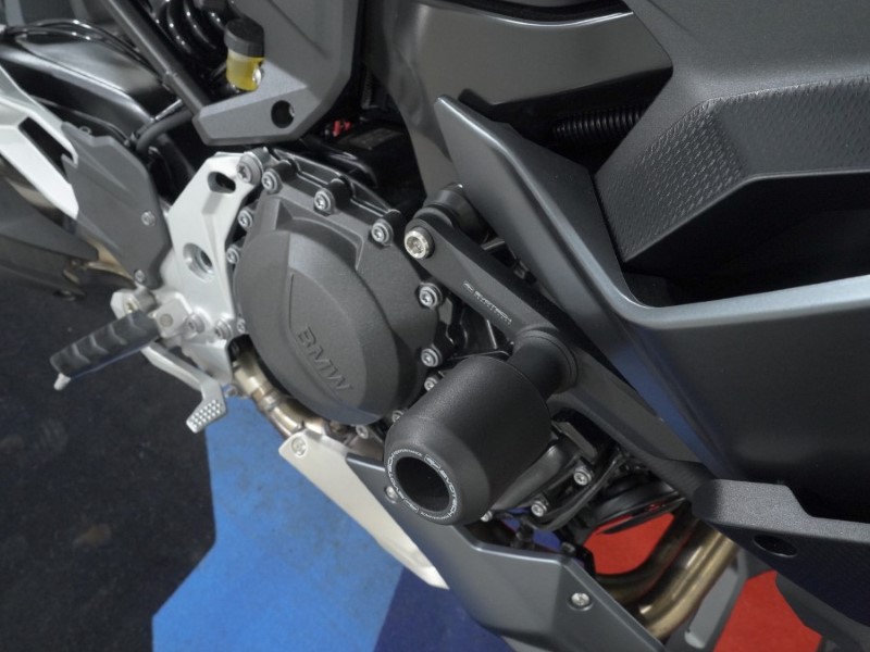 2025 (75) BMW Motorrad F900 XR TE  5010898