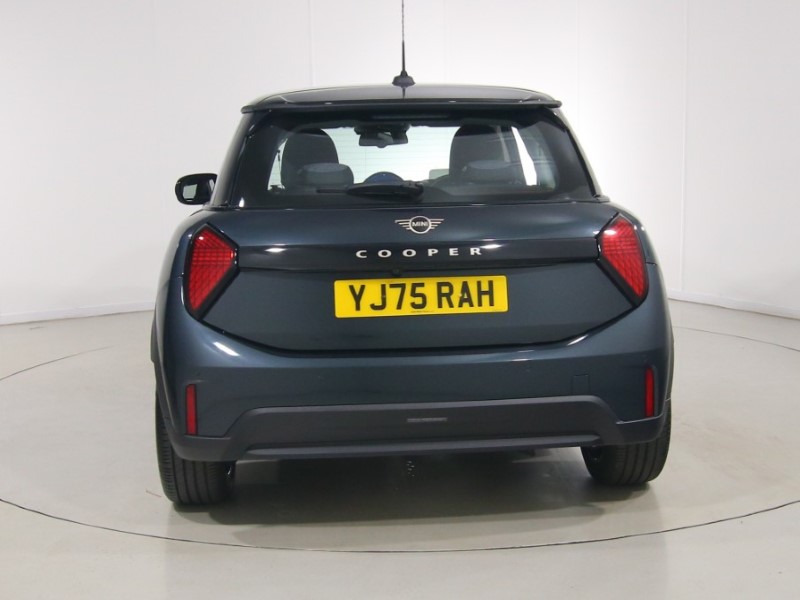 2026 (75) MINI COOPER 1.5 C Classic 3dr Auto 5630794
