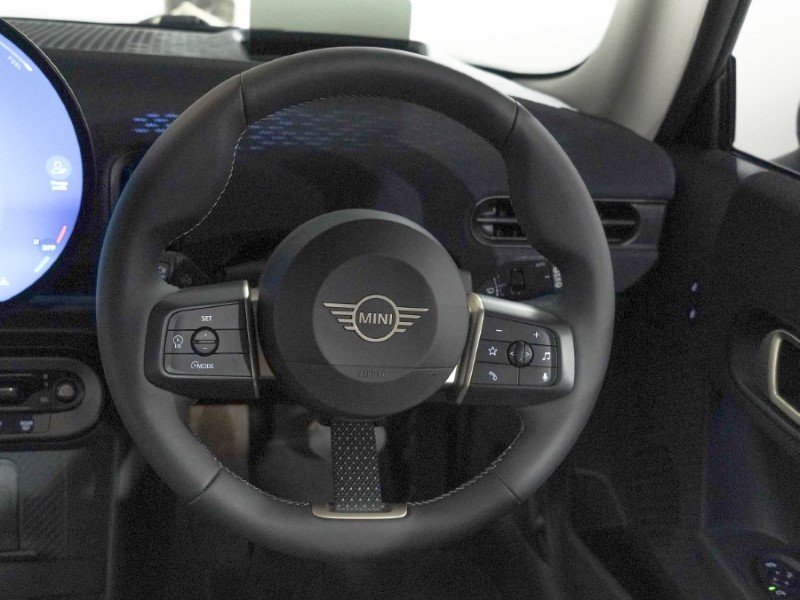 2026 (75) MINI COOPER 1.5 C Classic 3dr Auto 5630782