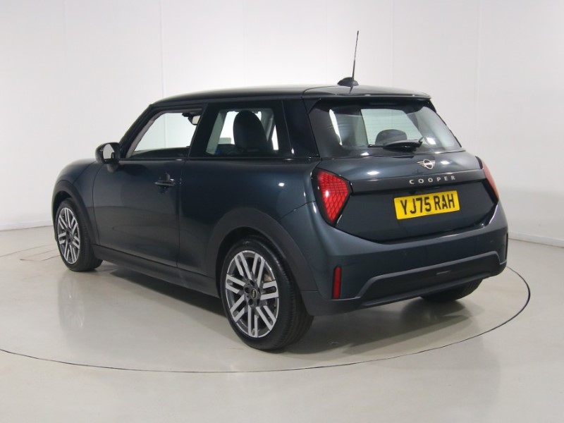 2026 (75) MINI COOPER 1.5 C Classic 3dr Auto 5630793