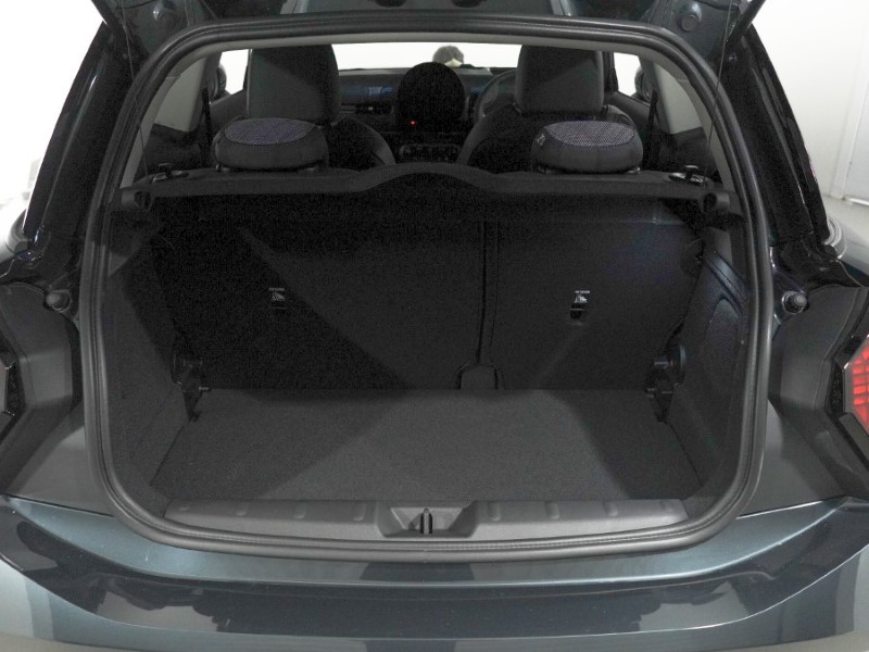 2026 (75) MINI COOPER 1.5 C Classic 3dr Auto 5630778