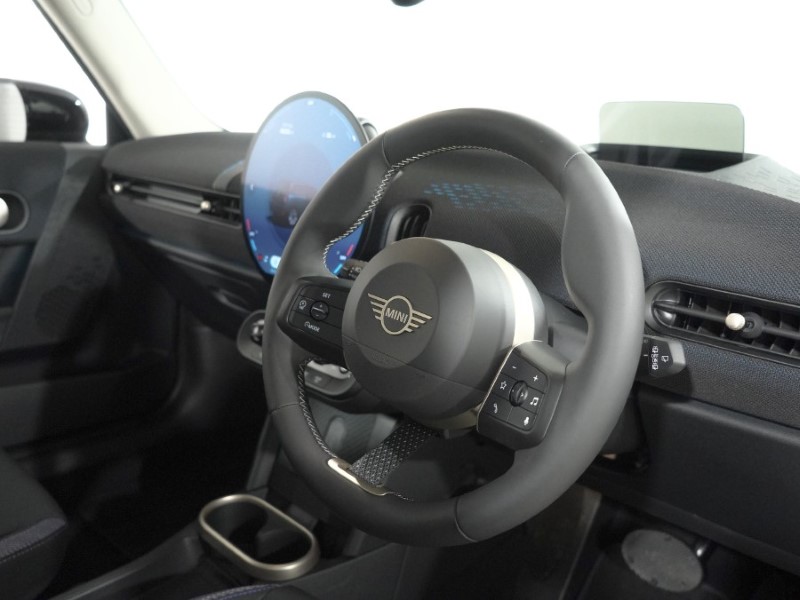 2026 (75) MINI COOPER 1.5 C Classic 3dr Auto 5630785