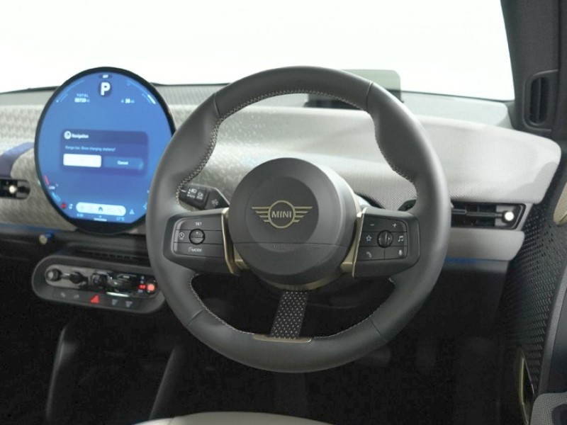 2026 (75) MINI COOPER 135kW E Exclusive 41kWh 3dr Auto 5630980