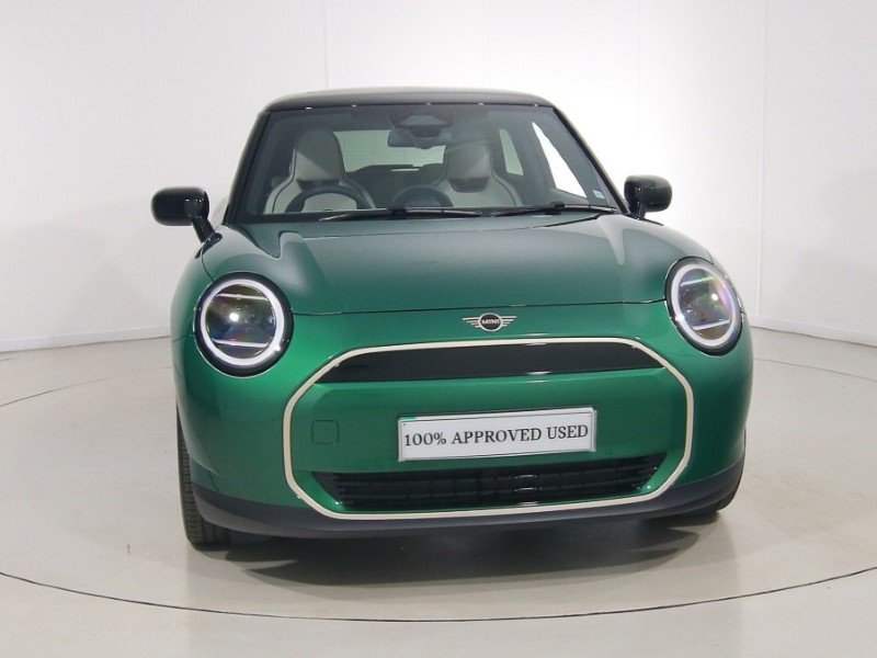 2026 (75) MINI COOPER 135kW E Exclusive 41kWh 3dr Auto 5630984