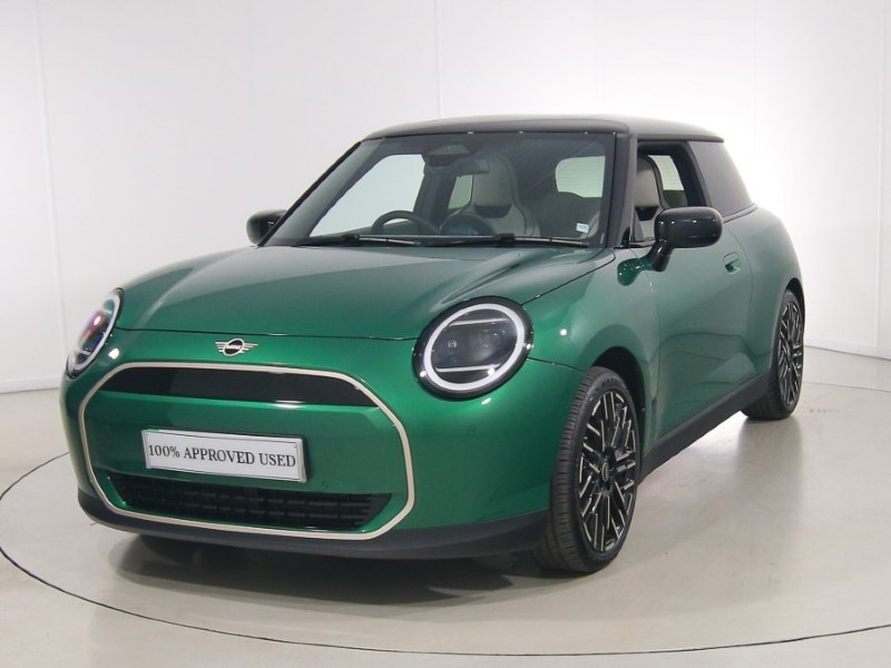 2026 (75) MINI COOPER 135kW E Exclusive 41kWh 3dr Auto 5630985