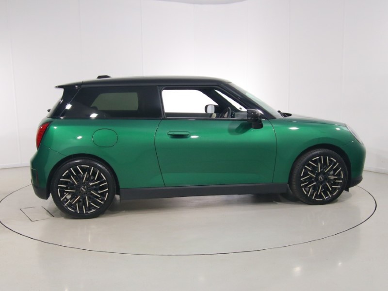 2026 (75) MINI COOPER 135kW E Exclusive 41kWh 3dr Auto 5630990
