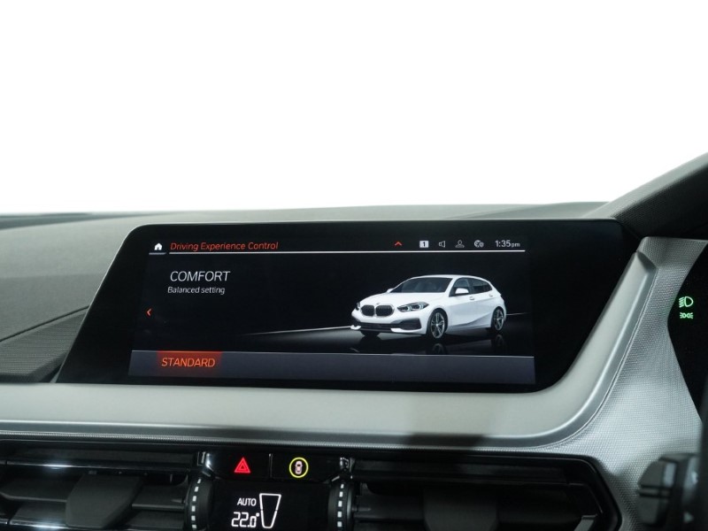2022 (72) BMW 1 SERIES 118i [136] SE 5dr [Live Cockpit Professional] 5015302
