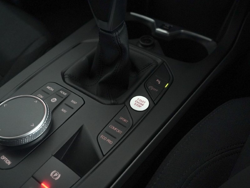 2022 (72) BMW 1 SERIES 118i [136] SE 5dr [Live Cockpit Professional] 5015300