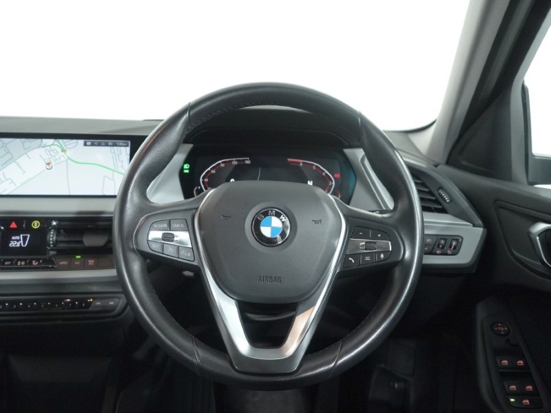 2022 (72) BMW 1 SERIES 118i [136] SE 5dr [Live Cockpit Professional] 5015286