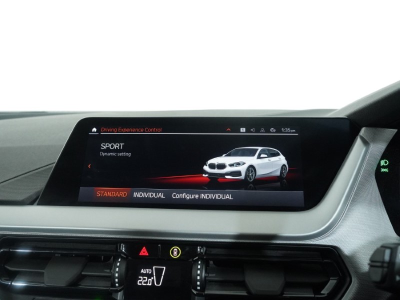 2022 (72) BMW 1 SERIES 118i [136] SE 5dr [Live Cockpit Professional] 5015301