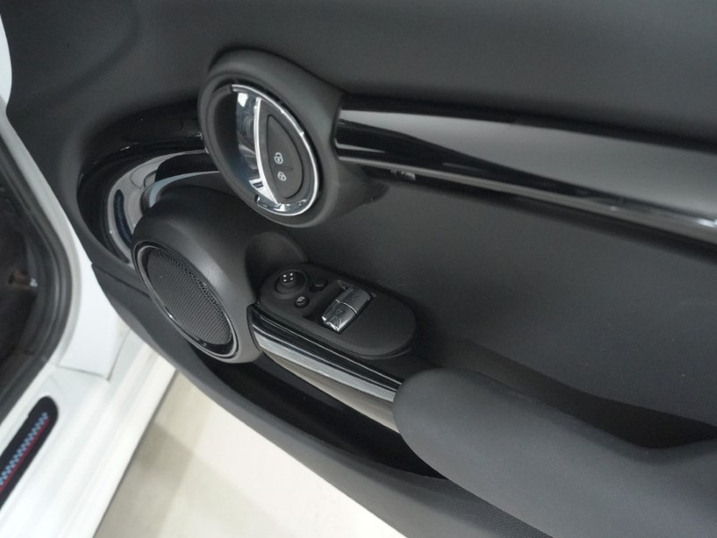 2023 (23) MINI HATCHBACK 1.5 Cooper Sport 3dr Auto 5056077