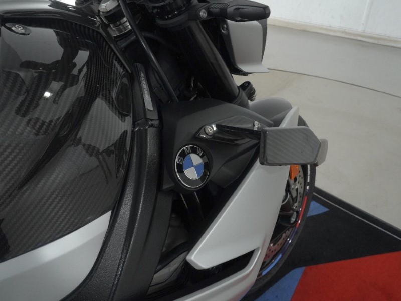 2025 (25) BMW Motorrad M 1000 R (25Y) 5024064