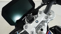 2025 (74) BMW Motorrad F900 R (25MY) 5053256