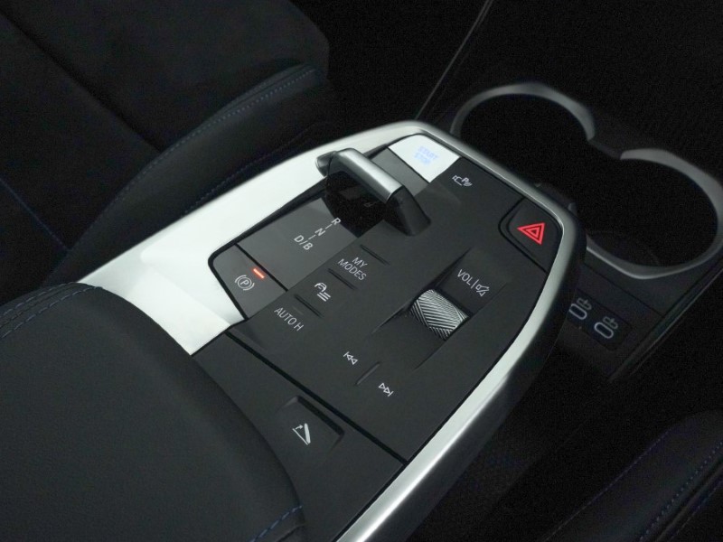 2025 (74) BMW iX1 150kW eDrive20 M Sport 65kWh 5dr Auto 5071268