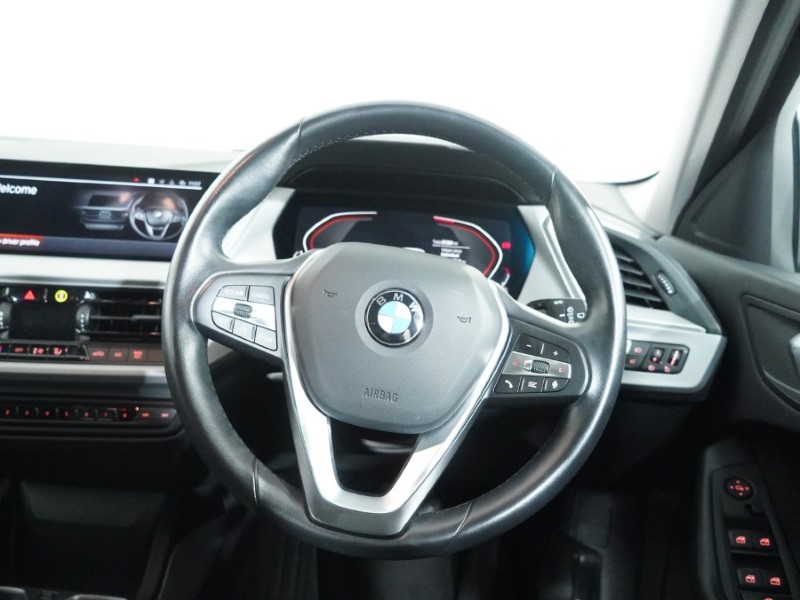 2022 (72) BMW 1 SERIES 118i [136] SE 5dr [Live Cockpit Professional] 5044097