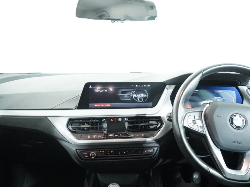 2022 (72) BMW 1 SERIES 118i [136] SE 5dr [Live Cockpit Professional] 5044096