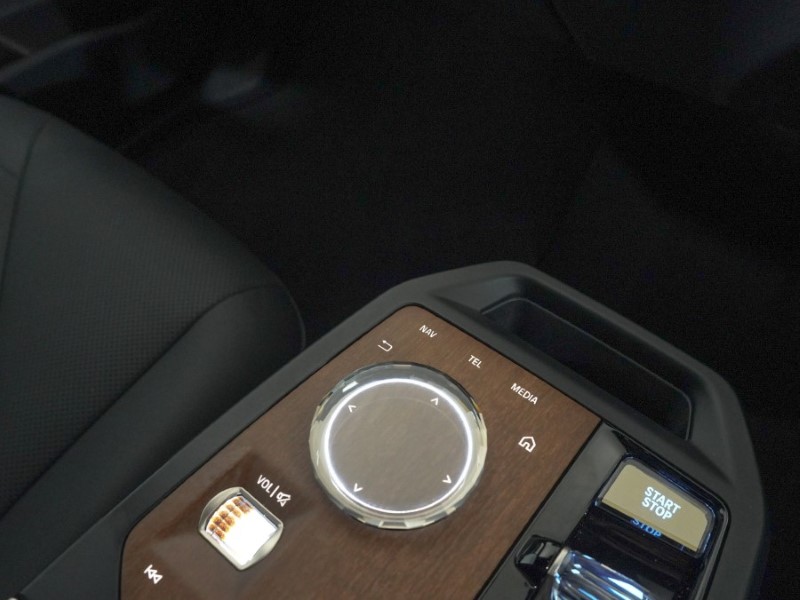 2023 (73) BMW iX 240kW xDrive40 M Sport 76.6kWh 5dr Auto 5047633