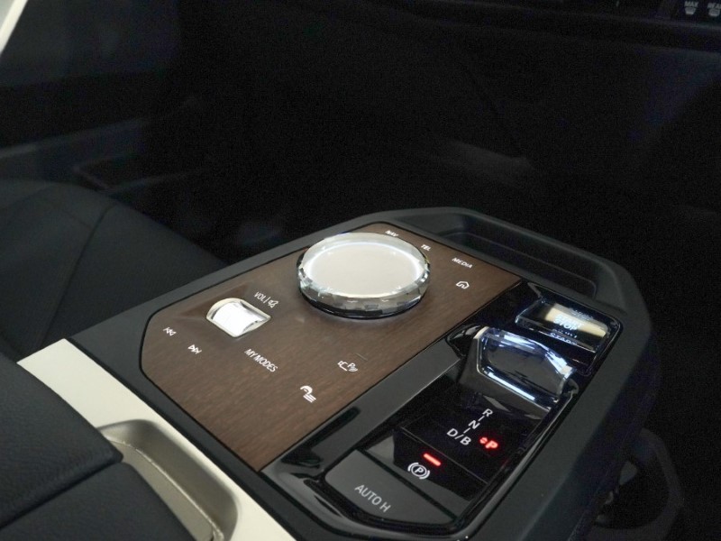 2023 (73) BMW iX 240kW xDrive40 M Sport 76.6kWh 5dr Auto 5047635