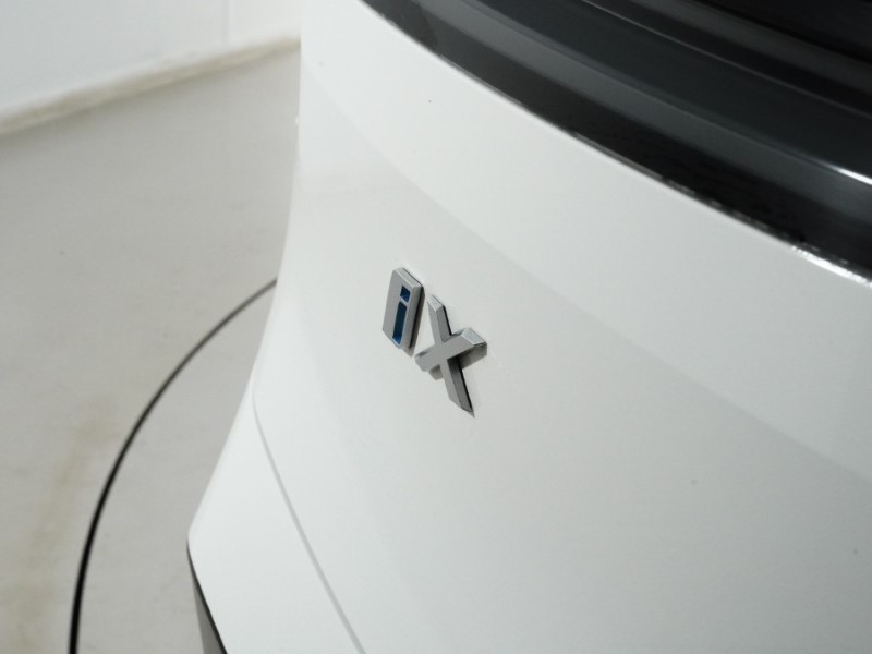 2023 (73) BMW iX 240kW xDrive40 M Sport 76.6kWh 5dr Auto 5093337