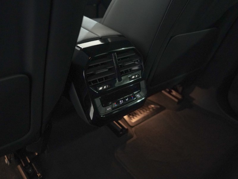 2023 (73) BMW iX 240kW xDrive40 M Sport 76.6kWh 5dr Auto 5093344