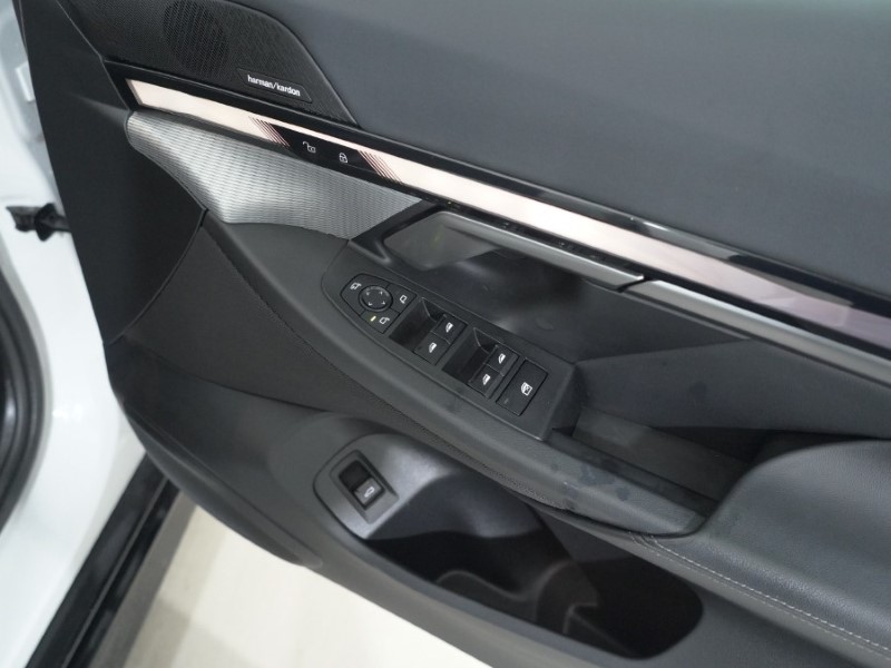 2024 (24) BMW I5 250kW eDrive40 M Sport Pro 84kWh 4dr Auto 5050302