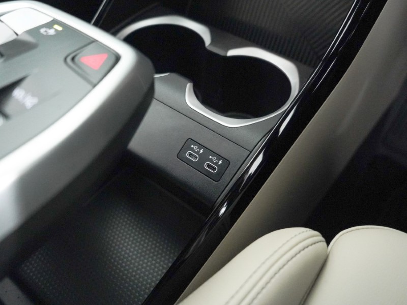 2024 (24) BMW iX1 150kW eDrive20 M Sport 65kWh 5dr Auto 5065070