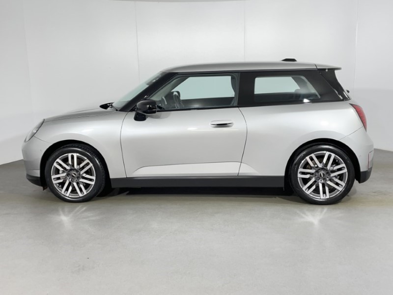2024 (24) MINI COOPER 135kW E Classic 41kWh 3dr Auto 5048787