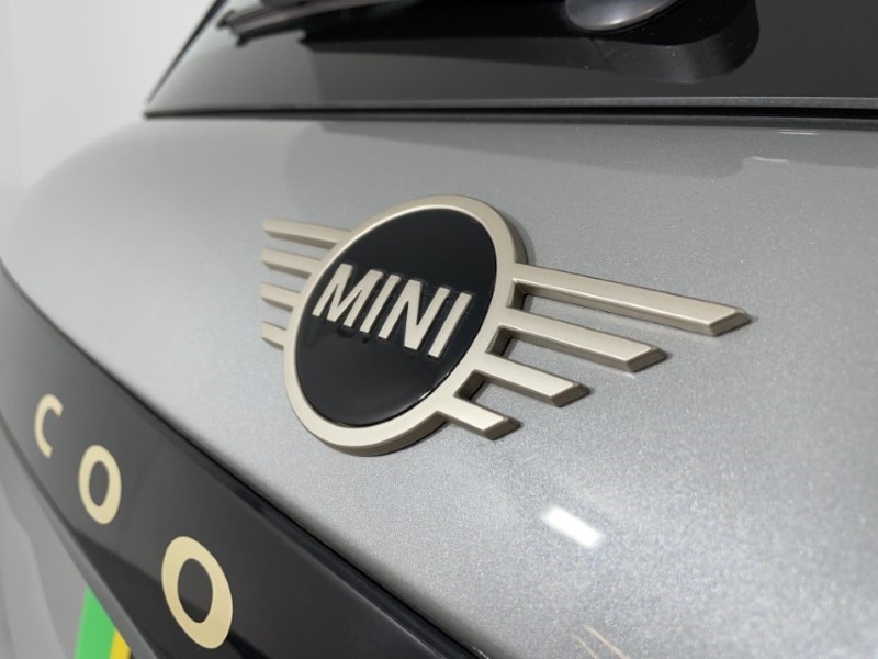 2024 (24) MINI COOPER 135kW E Classic 41kWh 3dr Auto 5048821