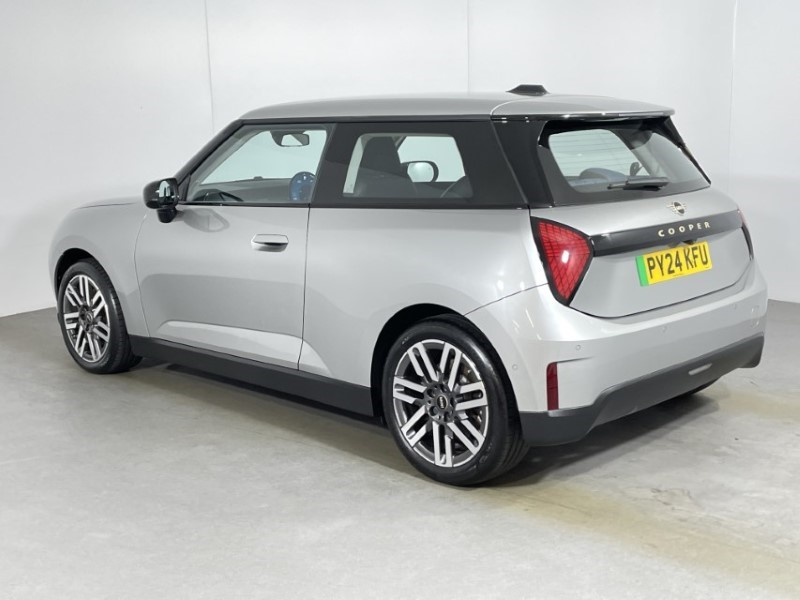 2024 (24) MINI COOPER 135kW E Classic 41kWh 3dr Auto
