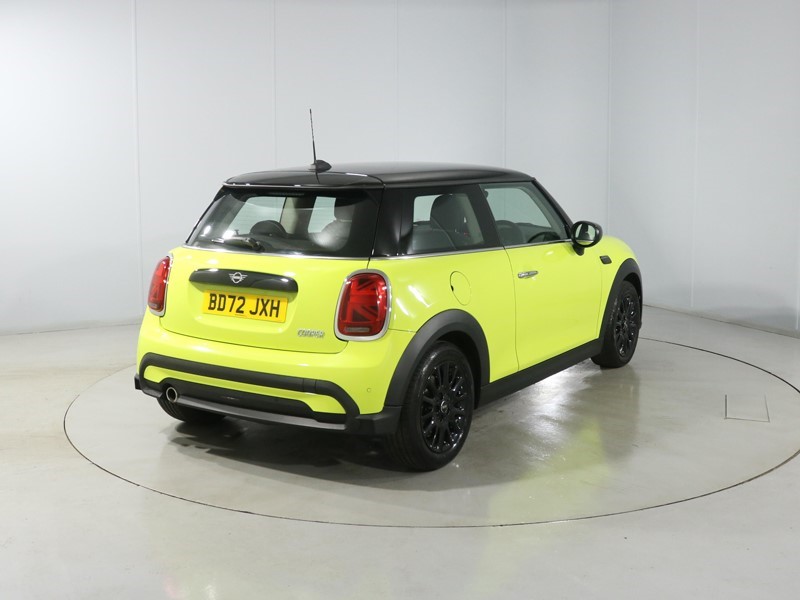 2022 (72) MINI HATCHBACK 1.5 Cooper Classic 3dr Auto 5051226