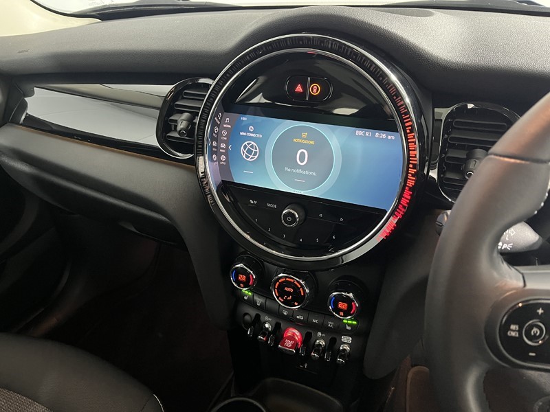 2022 (72) MINI HATCHBACK 1.5 Cooper Classic 3dr Auto 5051193